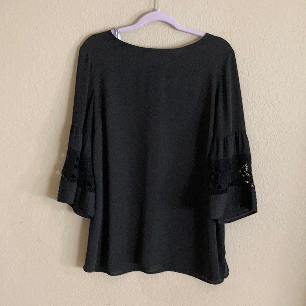Daniel Rainn blouse with crochet sleeves